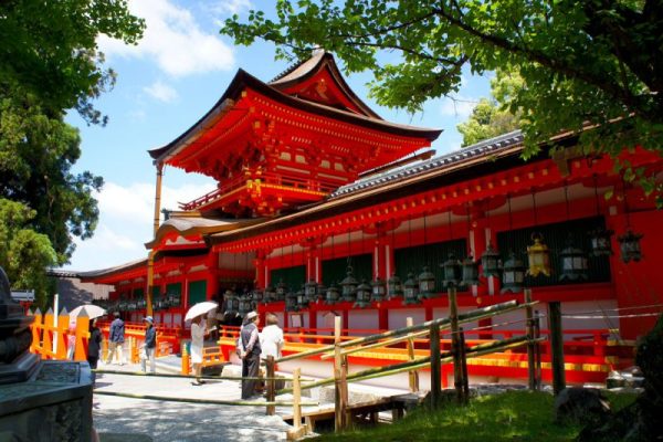 Kasuga-Taisha-Shrine-800x533